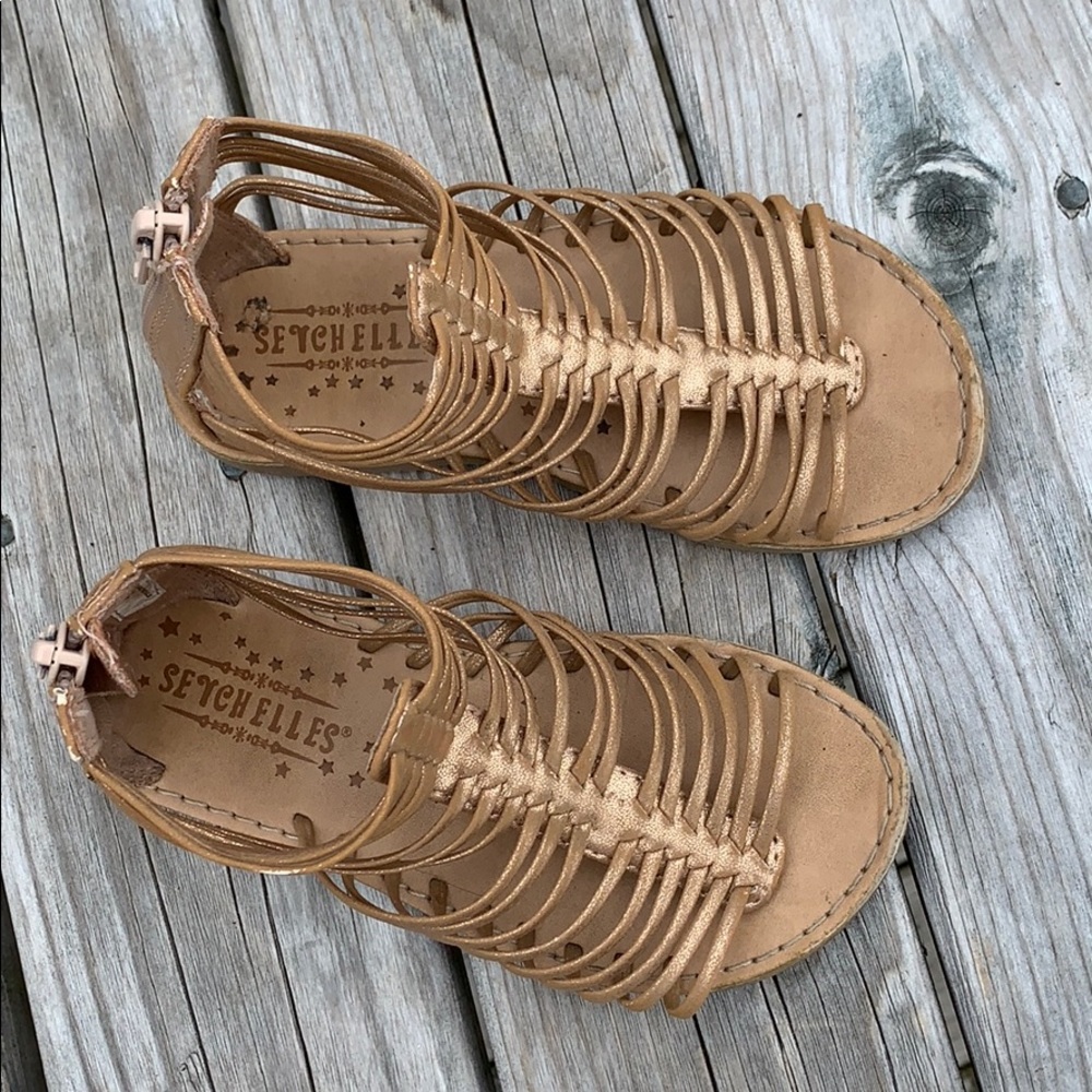 Gold Seychelles sandals, size 9